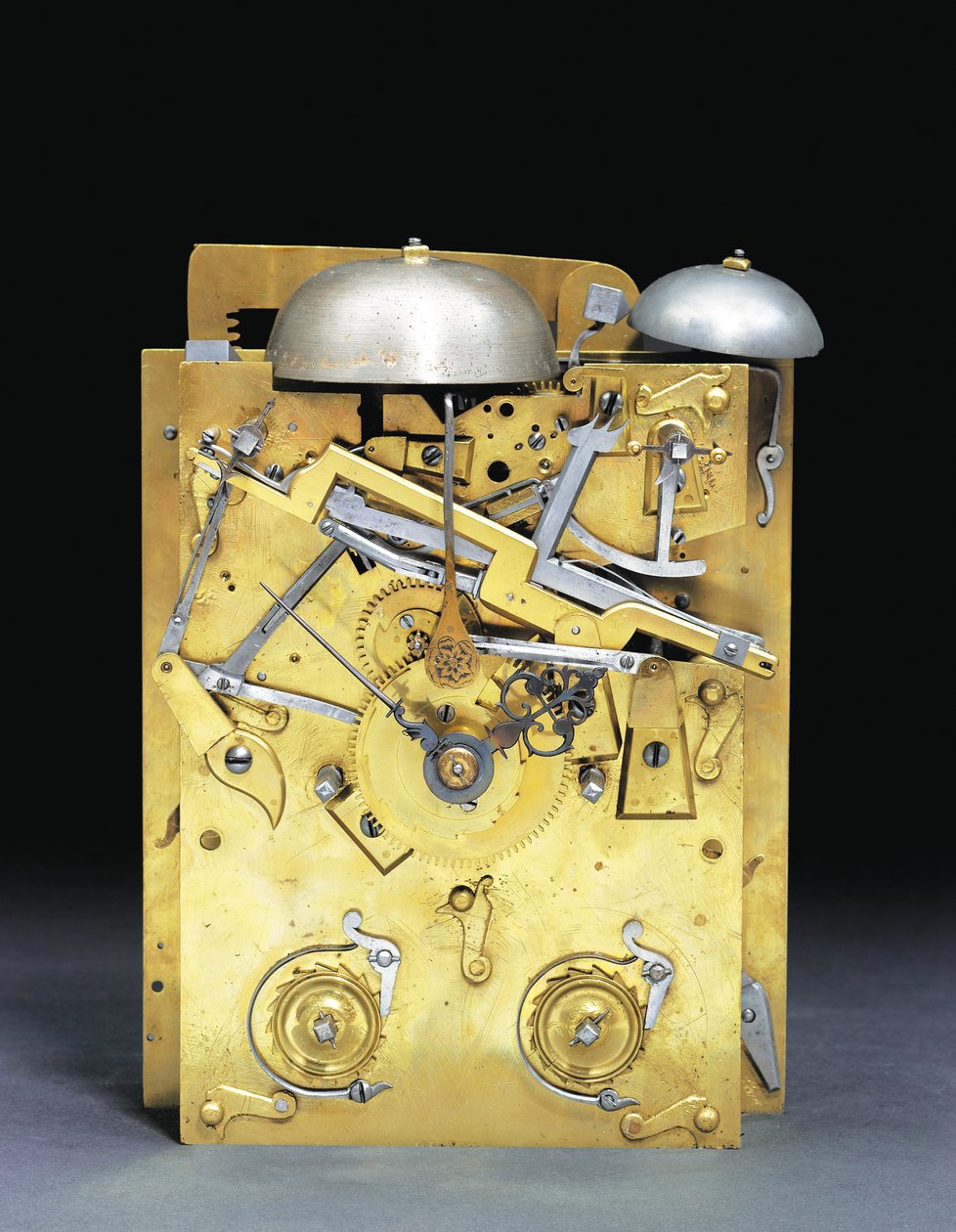 Detalhe de um impressionante relógio de suporte montado James II com pull quarter repeat, no. 166, c.1690-95 de Thomas Tompion