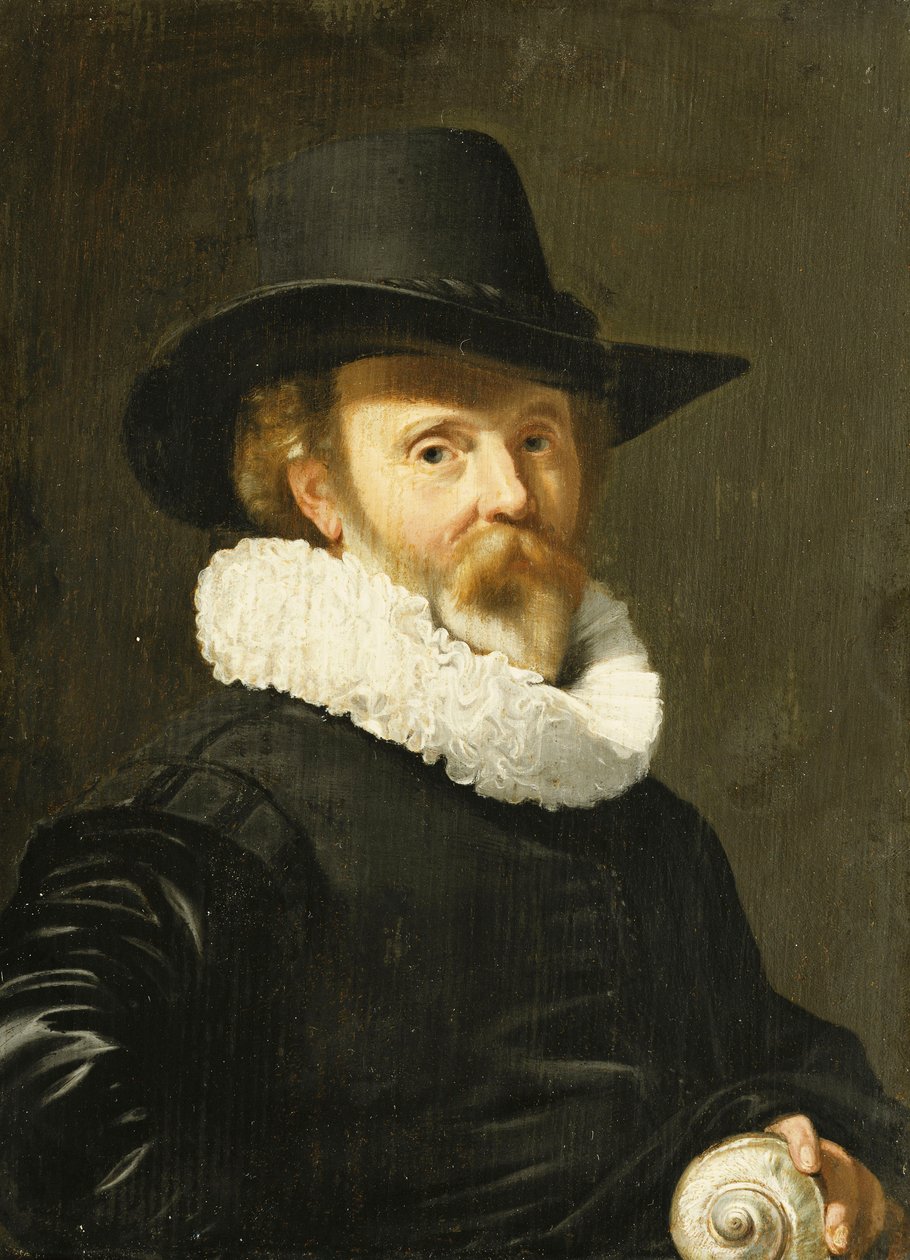 Um conchologista segurando uma concha de Nautilus, de Thomas de Keyser