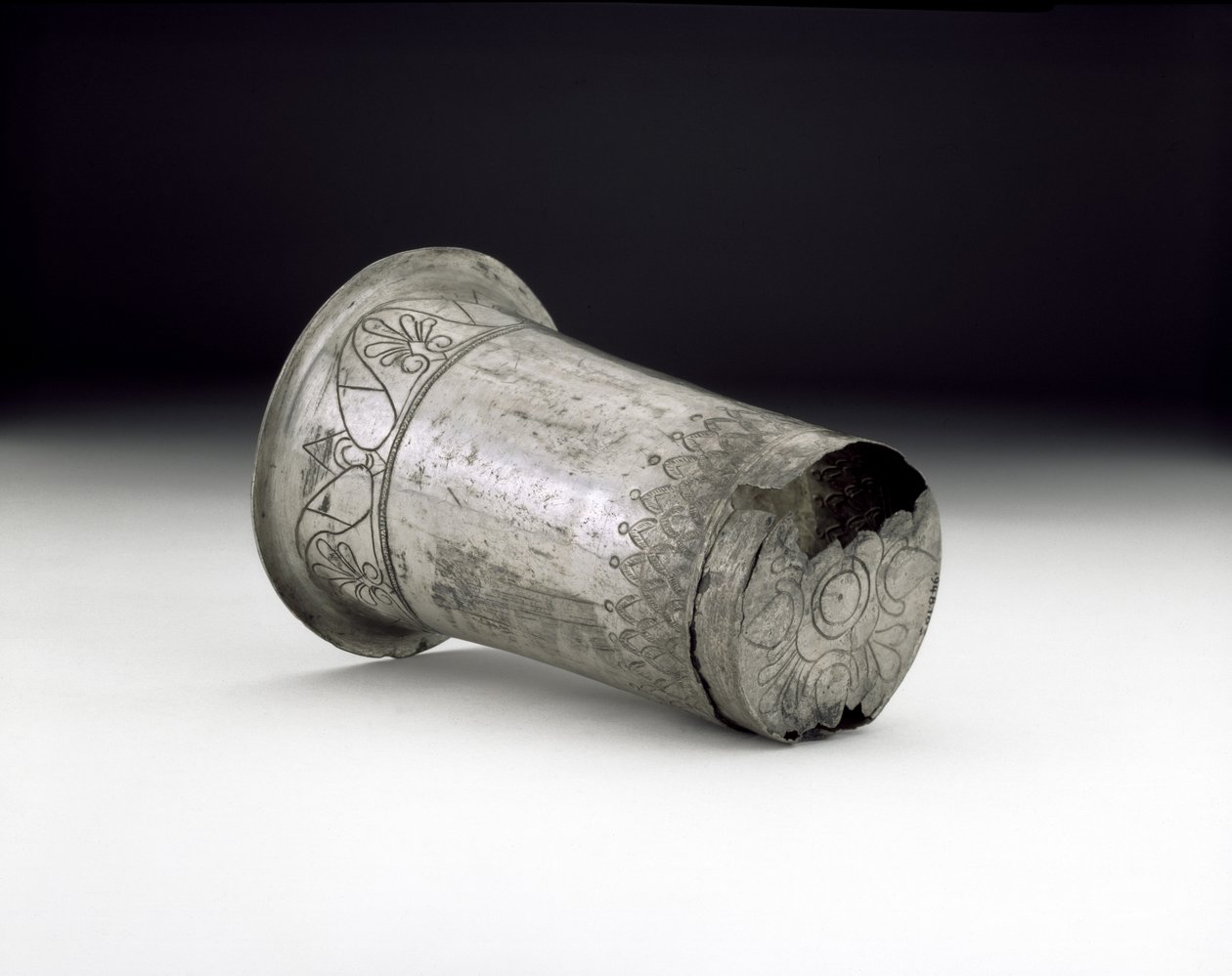 Copo, encontrado no túmulo de Dalboki, Bulgária (prata) (ver 103328) de Thracian
