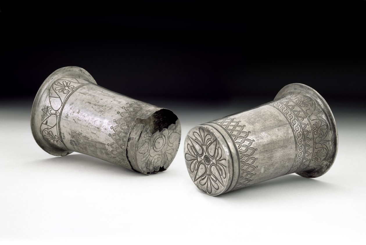 Taças de prata com decoração incisa, séc. V aC (prata) de Thracian