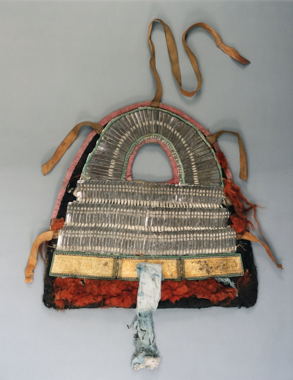 Peça de proa de armadura de cavalo (aço, couro e tecido) de Tibetan School