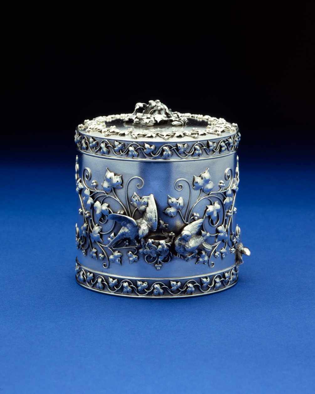 Uma caixa cilíndrica da Tiffany & Co, c.1870-185 (prata) de Tiffany and Company