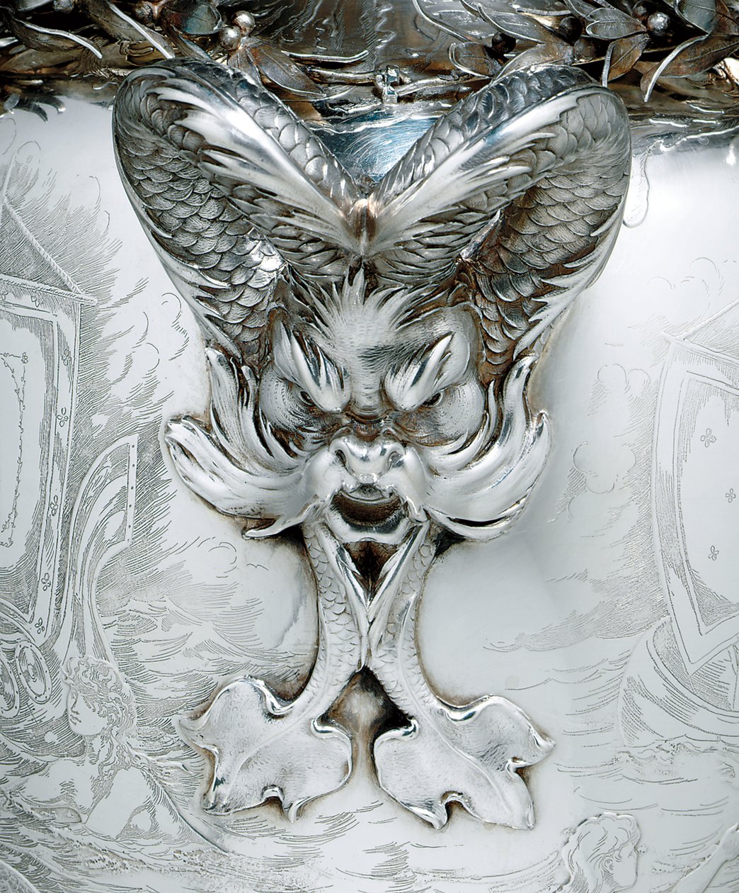Detalhe de um troféu de iatismo de Tiffany and Company