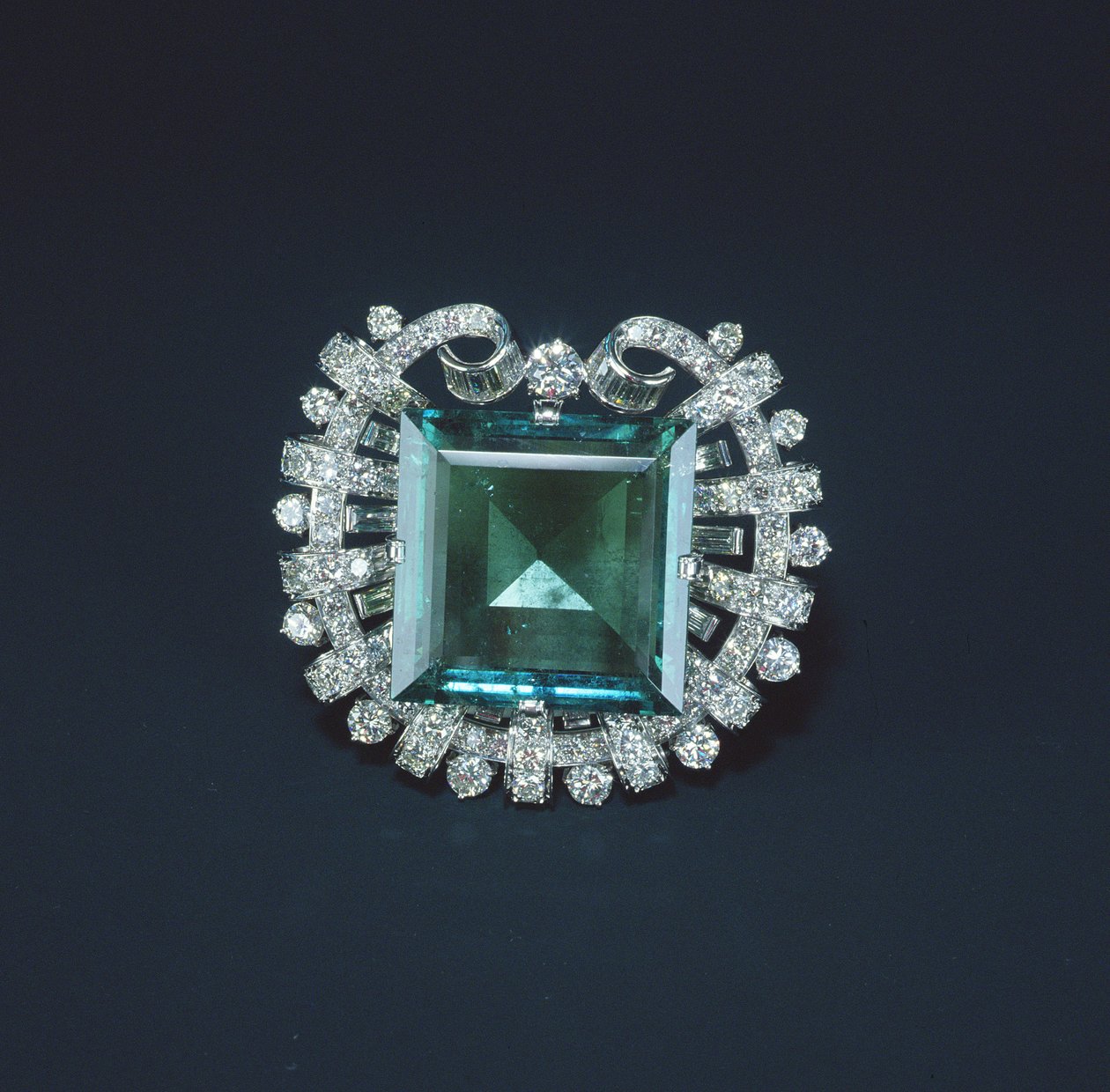 Hooker Emerald, 1950 (esmeralda e diamantes em platina) de Tiffany und Company