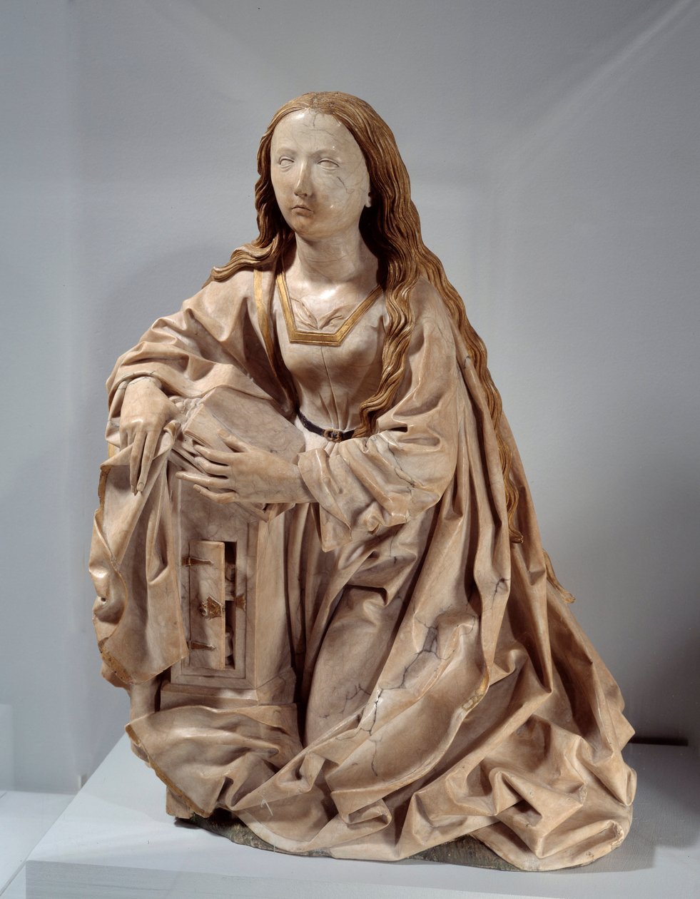 A virgem da anunciação. Escultura em mármore com altos policromos de Tilman Riemenschneider (1460-1531), finais do século XV. Paris, Musee Du Louvre de Tilman Riemenschneider