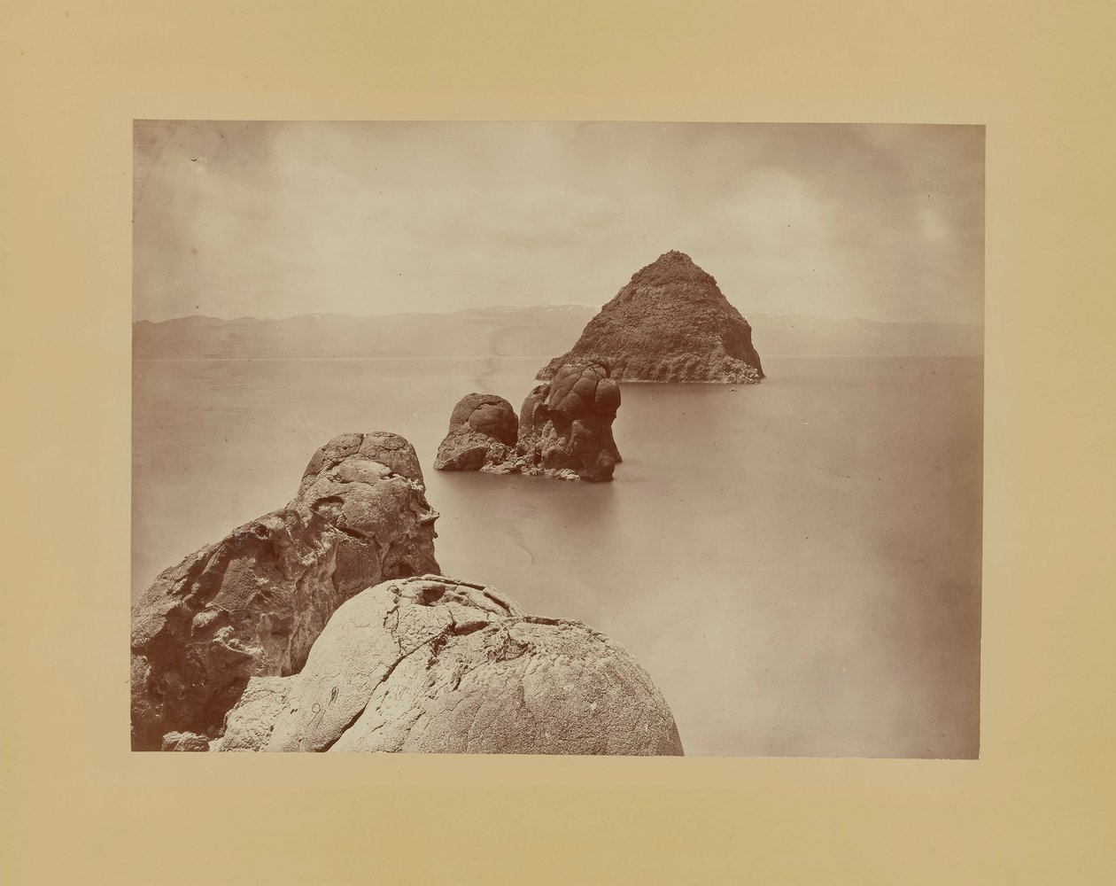 Cúpulas de tufo, Pyramid Lake, Nevada de Timothy H. O