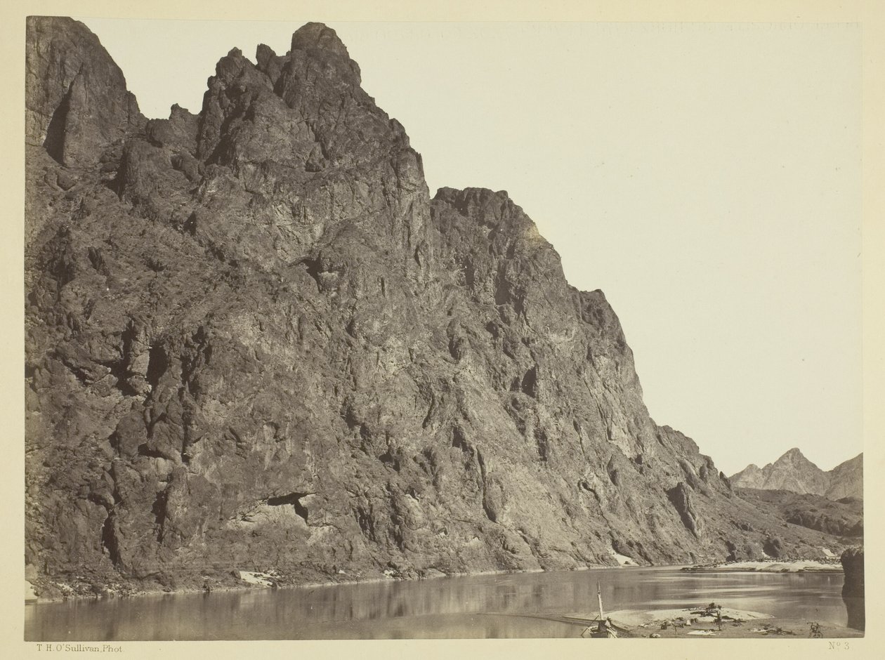 Penhasco em frente ao acampamento Big Horn, Black Cañon, Rio Colorado de Timothy O
