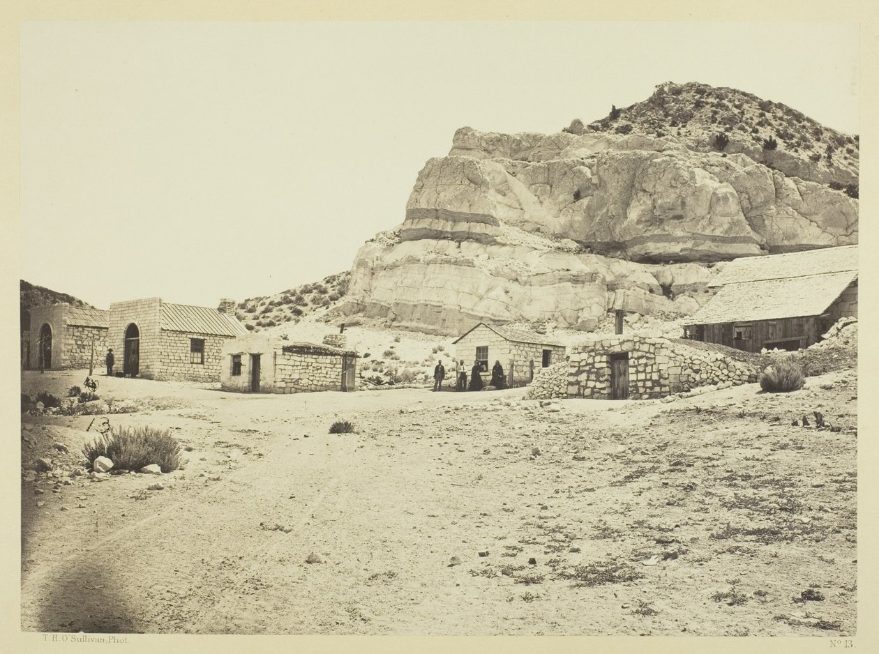 Rhyolites de água, perto de Logan Springs, Nevada de Timothy O