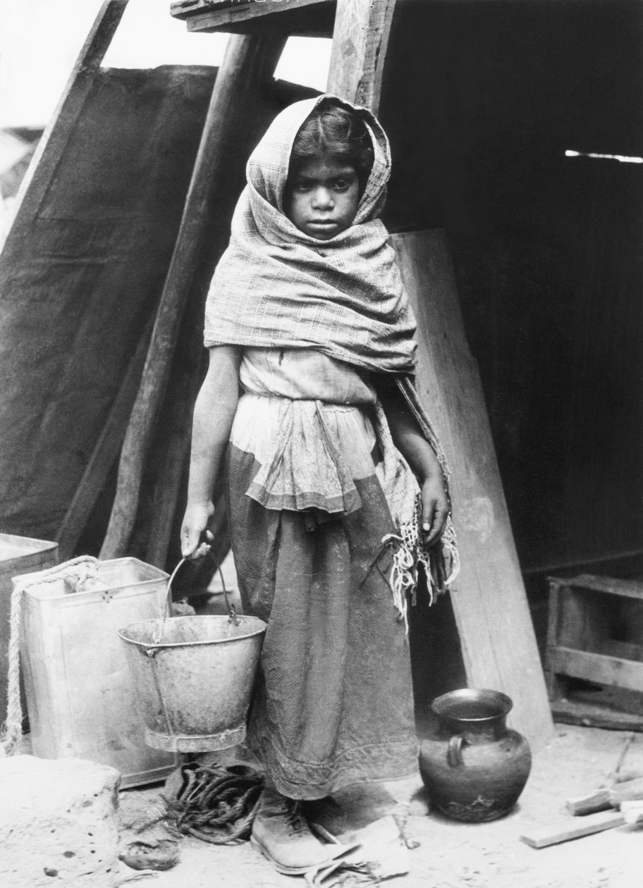 Menina carregando água, México, 1927 de Tina Modotti