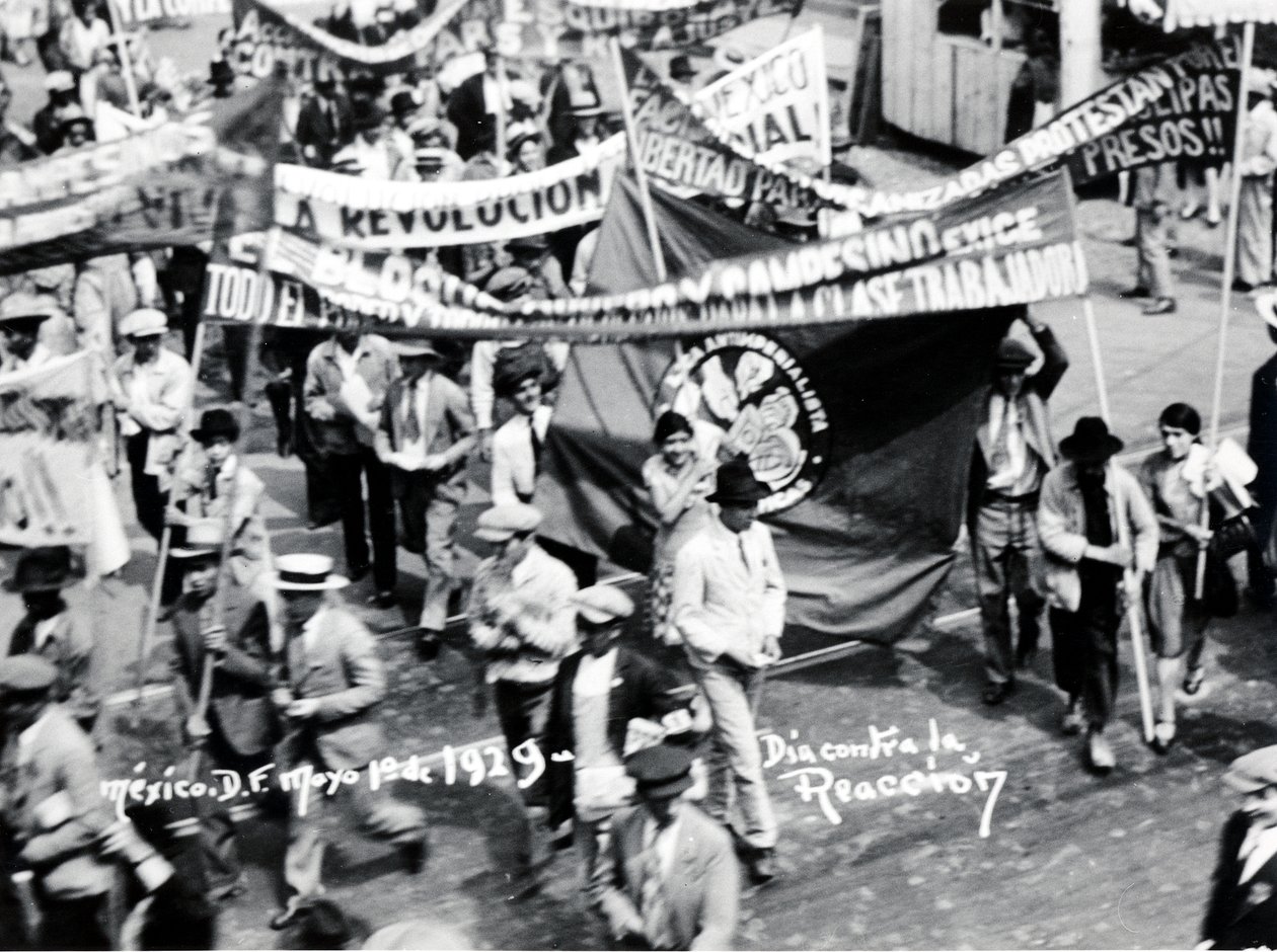 Marcha dos Trabalhadores, Cidade do México, 1º de maio de 1929 de Tina Modotti