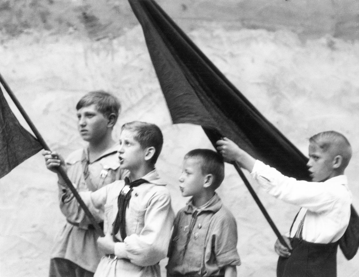 Jovens Pioneiros, Berlim, Alemanha, 1930 de Tina Modotti