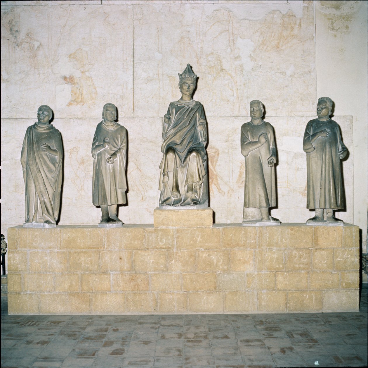 Estátua de Henrique VII (12745-1313), Sacro Imperador Romano, com seus Conselheiros 1315 (mármore) de Tino di Camaino
