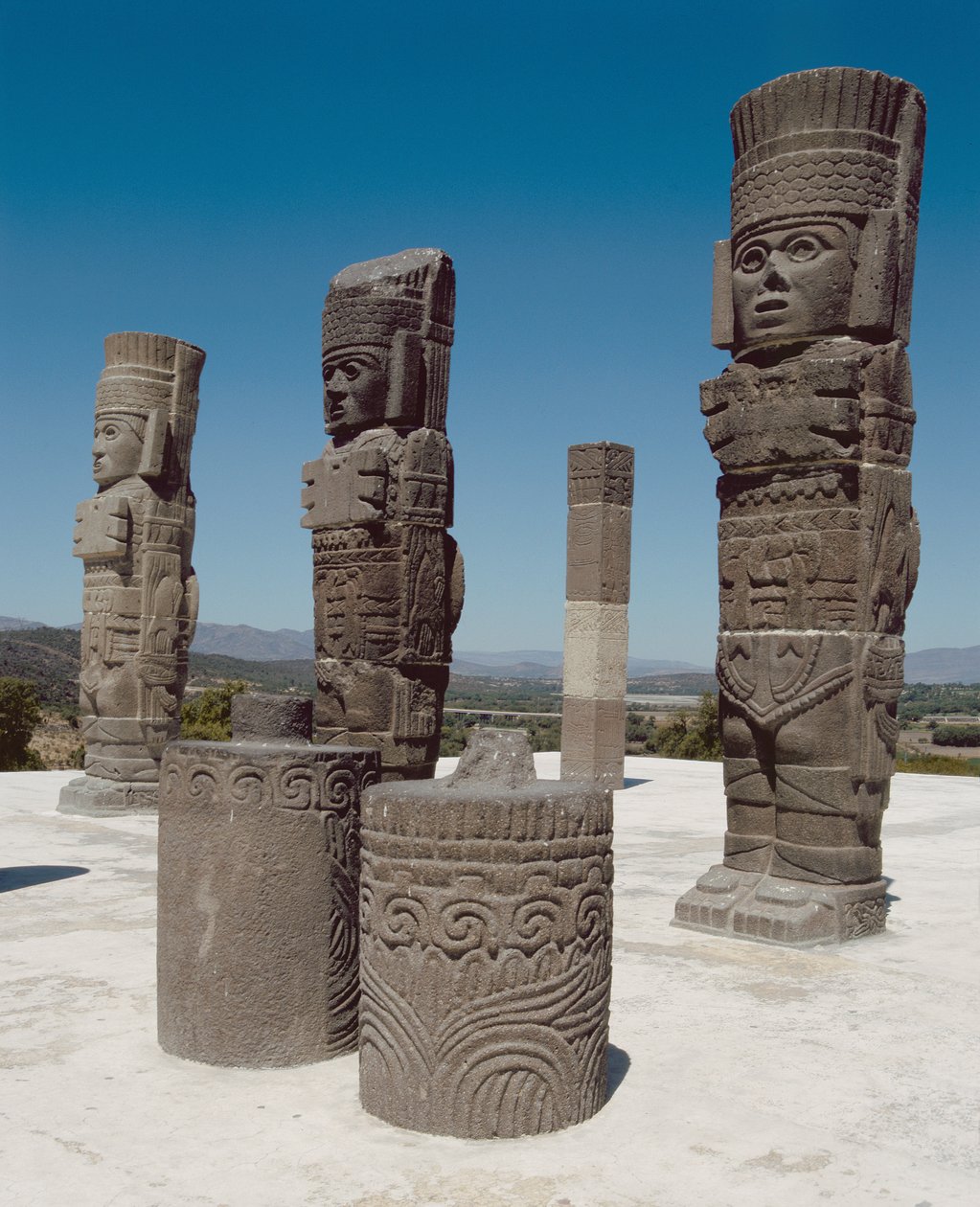 As colunas atlantes no topo da pirâmide B, pré-colombiana de Toltec