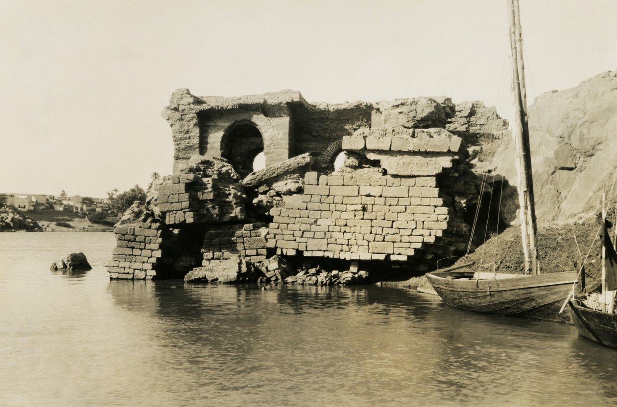 Banho de Cleópatra, ilha de Elefantina, Egito, fotografia de Ugo Monneret de Villard de Ugo Monneret de Villard
