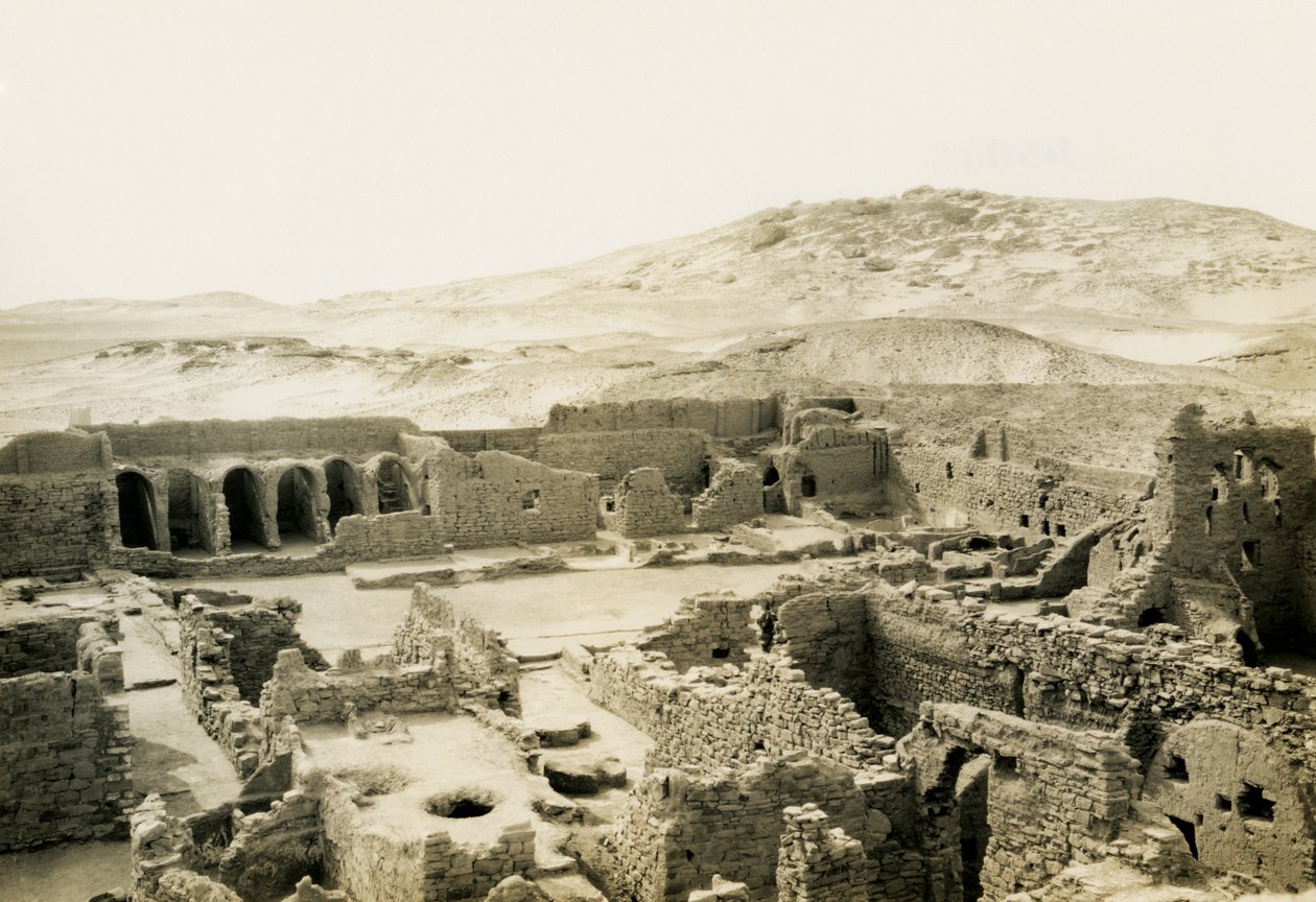 Zona comercial no Mosteiro de São Simeão, Assuão, Egito, fotografia de Ugo Monneret de Villard de Ugo Monneret de Villard