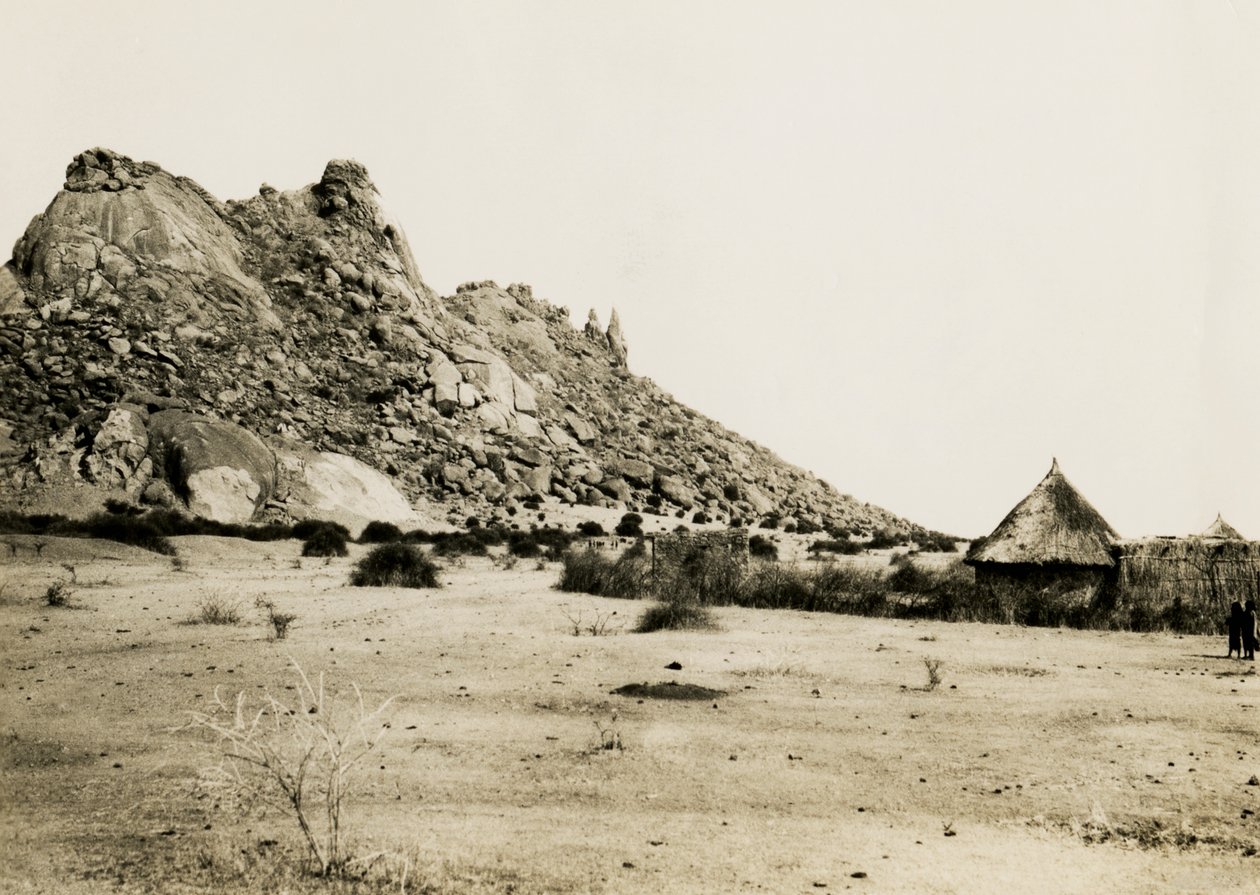 Cabanas perto de Gebel Sagadi, Sudão, fotografia de Ugo Monneret de Villard, cerca de 1930 de Ugo Monneret de Villard