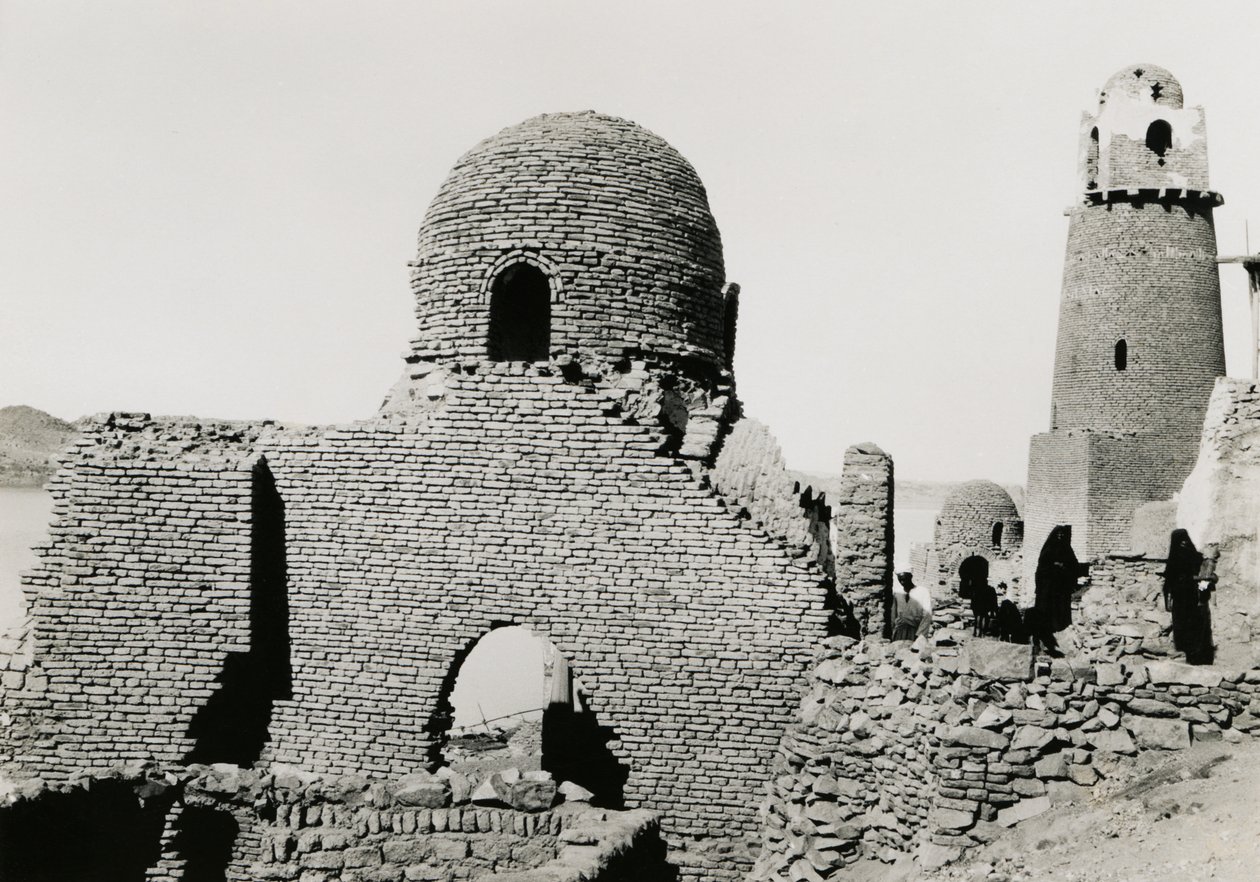 Minarete de al-Mashhad al-Bahari e ruínas da mesquita, perto de Assuão, Egito, fotografia de Ugo Monneret de Villard de Ugo Monneret de Villard