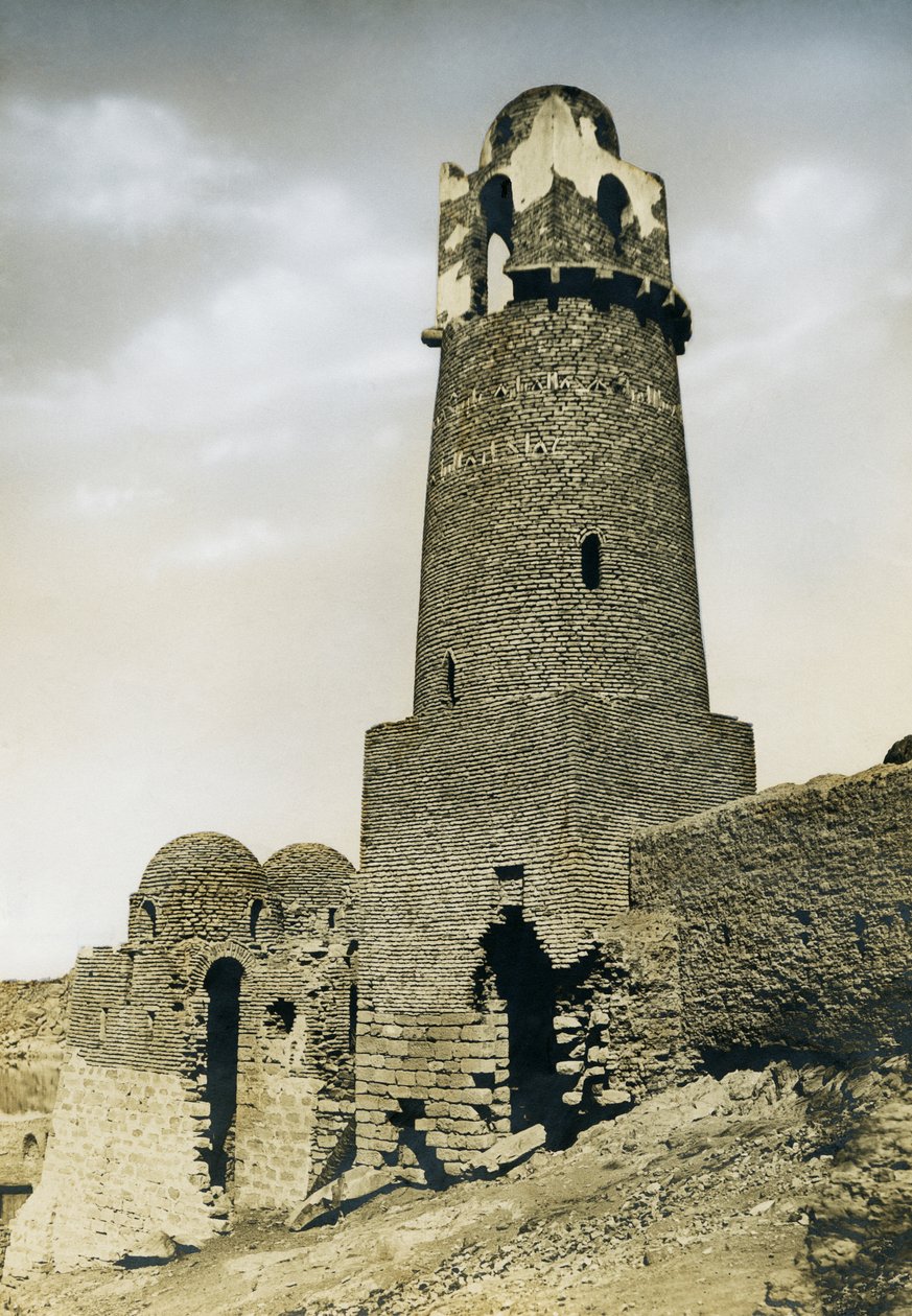 Minarete de al-Mashhad al-Bahari, perto de Assuão, Egito, fotografia de Ugo Monneret de Villard de Ugo Monneret de Villard