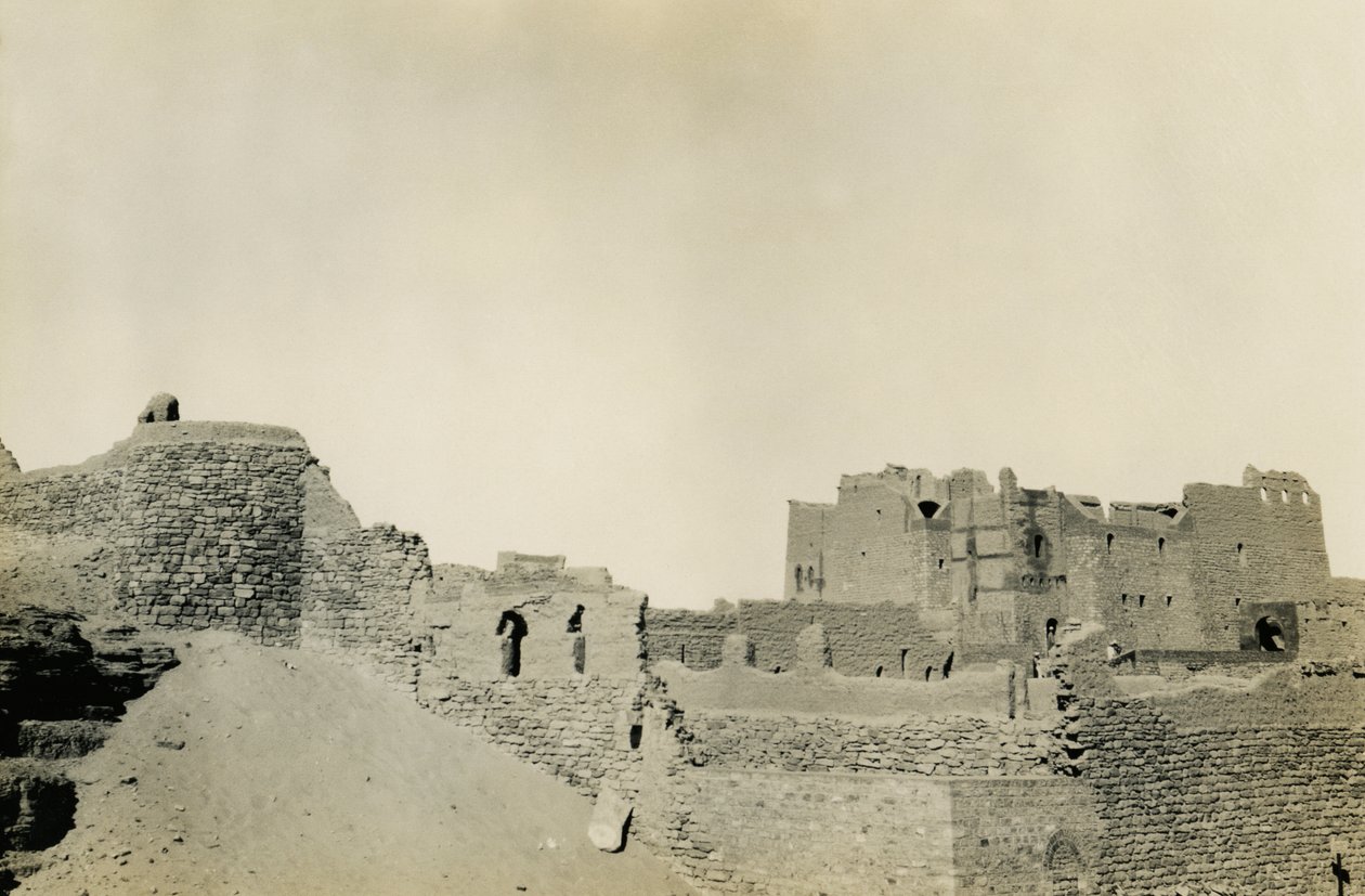 Mosteiro de São Simeão, visto de sudeste, Assuão, Egito, fotografia de Ugo Monneret de Villard de Ugo Monneret de Villard