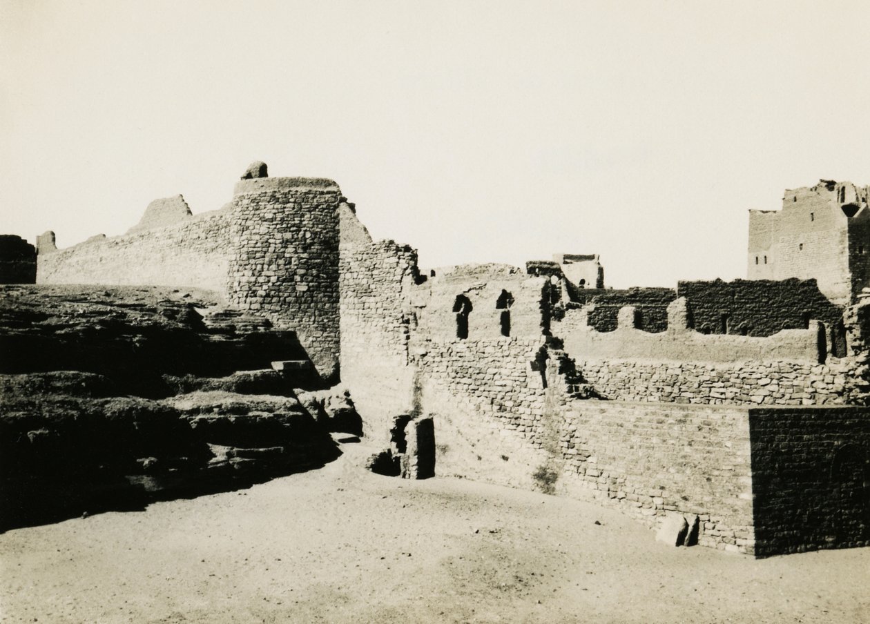 Mosteiro de São Simeão, visto de sudeste, Assuão, Egito, fotografia de Ugo Monneret de Villard de Ugo Monneret de Villard