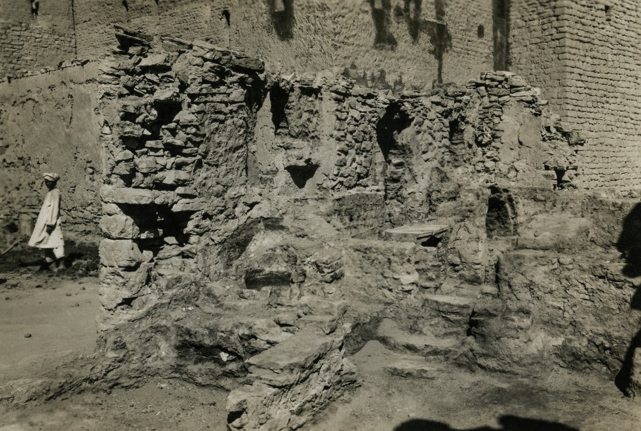 Ruínas da igreja no Mosteiro de São Simeão, Assuão, Egito, fotografia de Ugo Monneret de Villard de Ugo Monneret de Villard