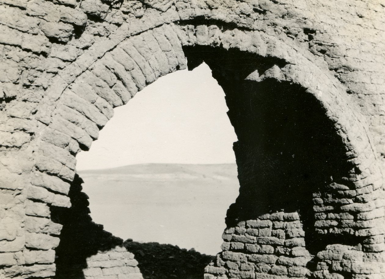 Ruínas de uma igreja no deserto, pormenor do pendente da cúpula, Adindan, Egito, fotografia de Ugo Monneret de Villard de Ugo Monneret de Villard