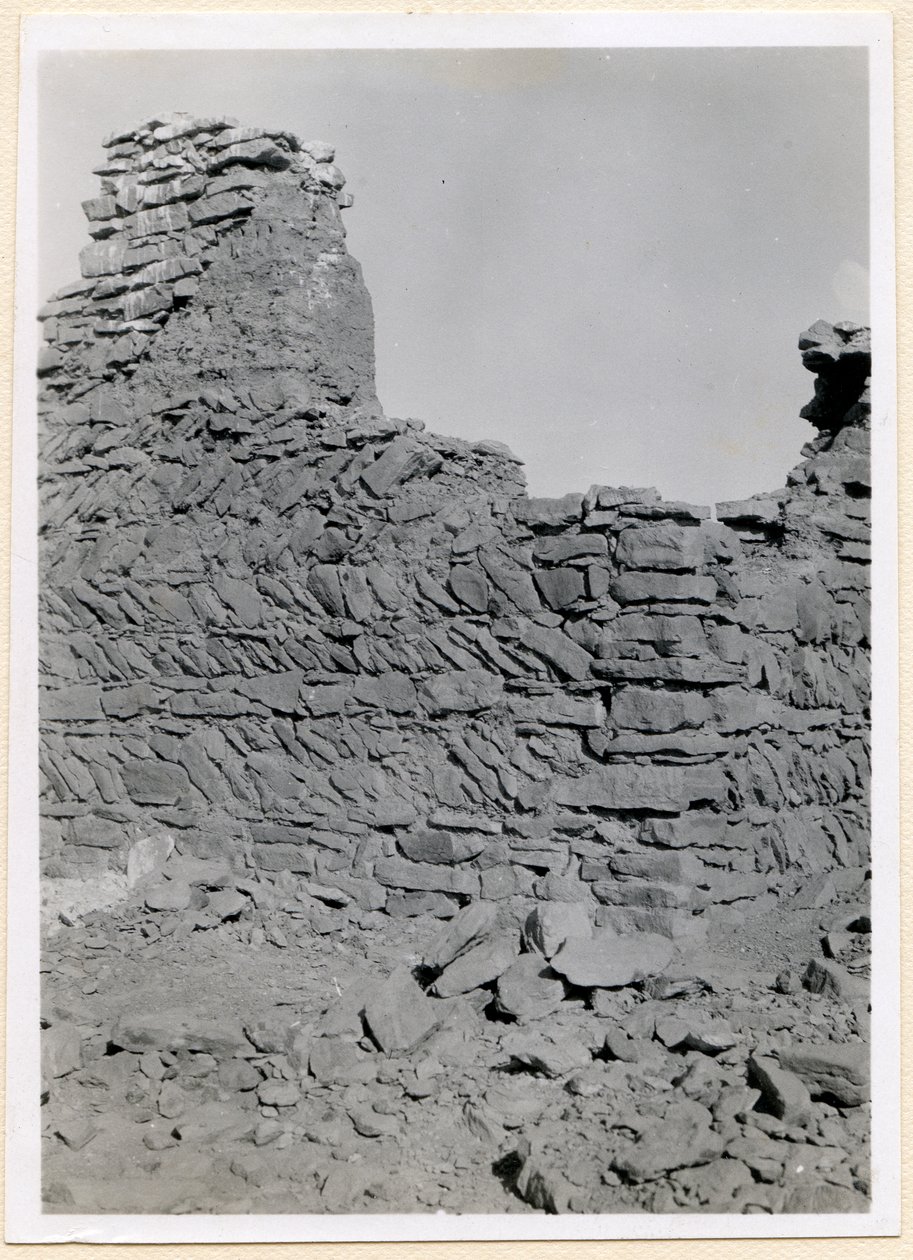 Ruínas da igreja do sul, pormenor da alvenaria, Sabagura, Egito, fotografia de Ugo Monneret de Villard de Ugo Monneret de Villard