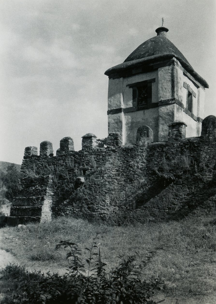 Torre lateral da Igreja de Nossa Senhora Maria de Sião, Axum, Etiópia, fotografia de Ugo Monneret de Villard de Ugo Monneret de Villard