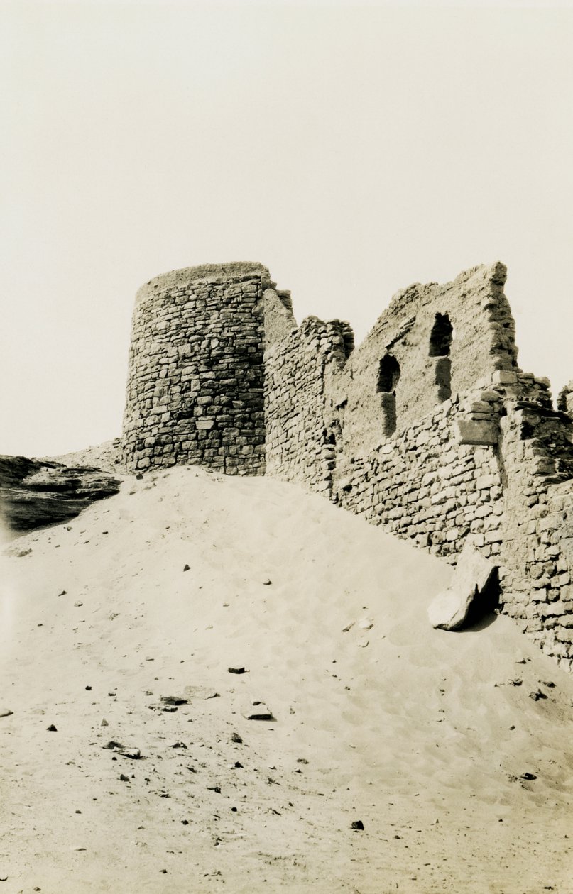 Torre do Mosteiro de São Simeão, Assuão, Egito, fotografia de Ugo Monneret de Villard de Ugo Monneret de Villard