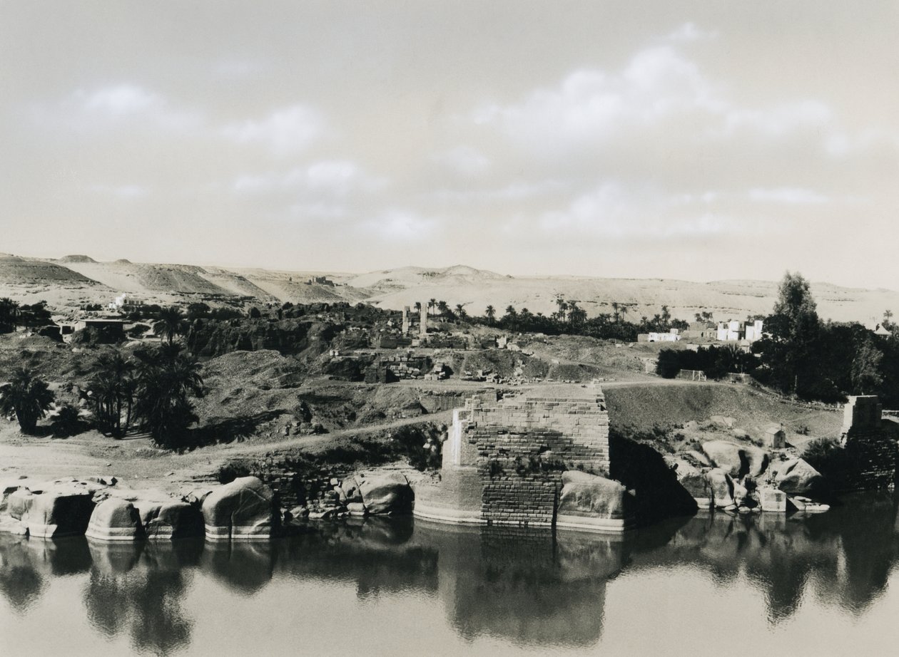 Vista da ilha de Elefantina com o Nilo, Egito, fotografia de Ugo Monneret de Villard de Ugo Monneret de Villard