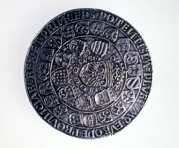 Kronungsdoppelguildiner (duplo-guildener) do Imperador Maximiliano I (1493-1519), Antuérpia Mint, reedição de uma moeda de 1509, 1517 (reverso) (prata) (para anverso ver 168074) de Ulrich Ursentaler