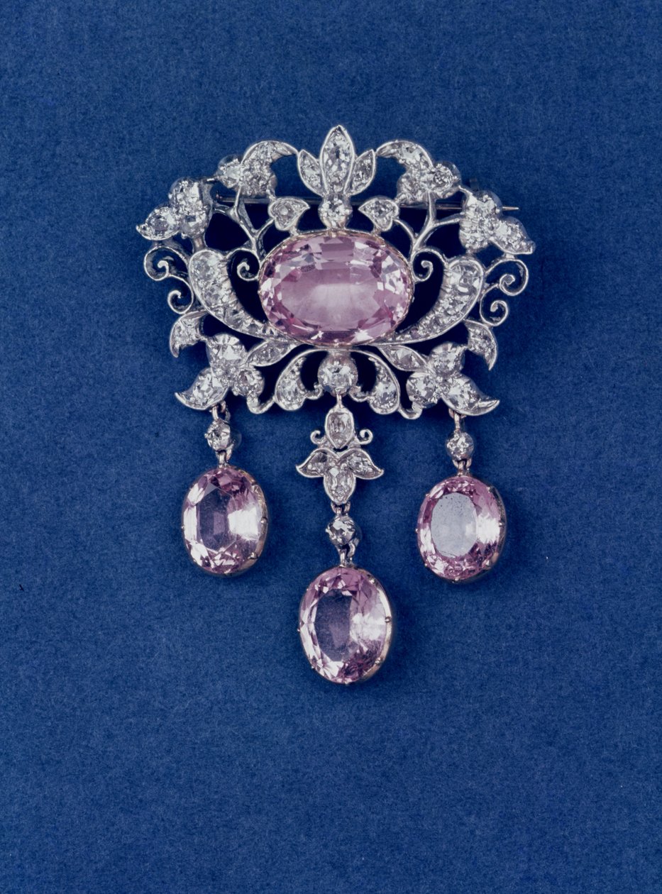 Broche em forma de flor, c.1780 topázio e diamante de Unbekannt Unbekannt