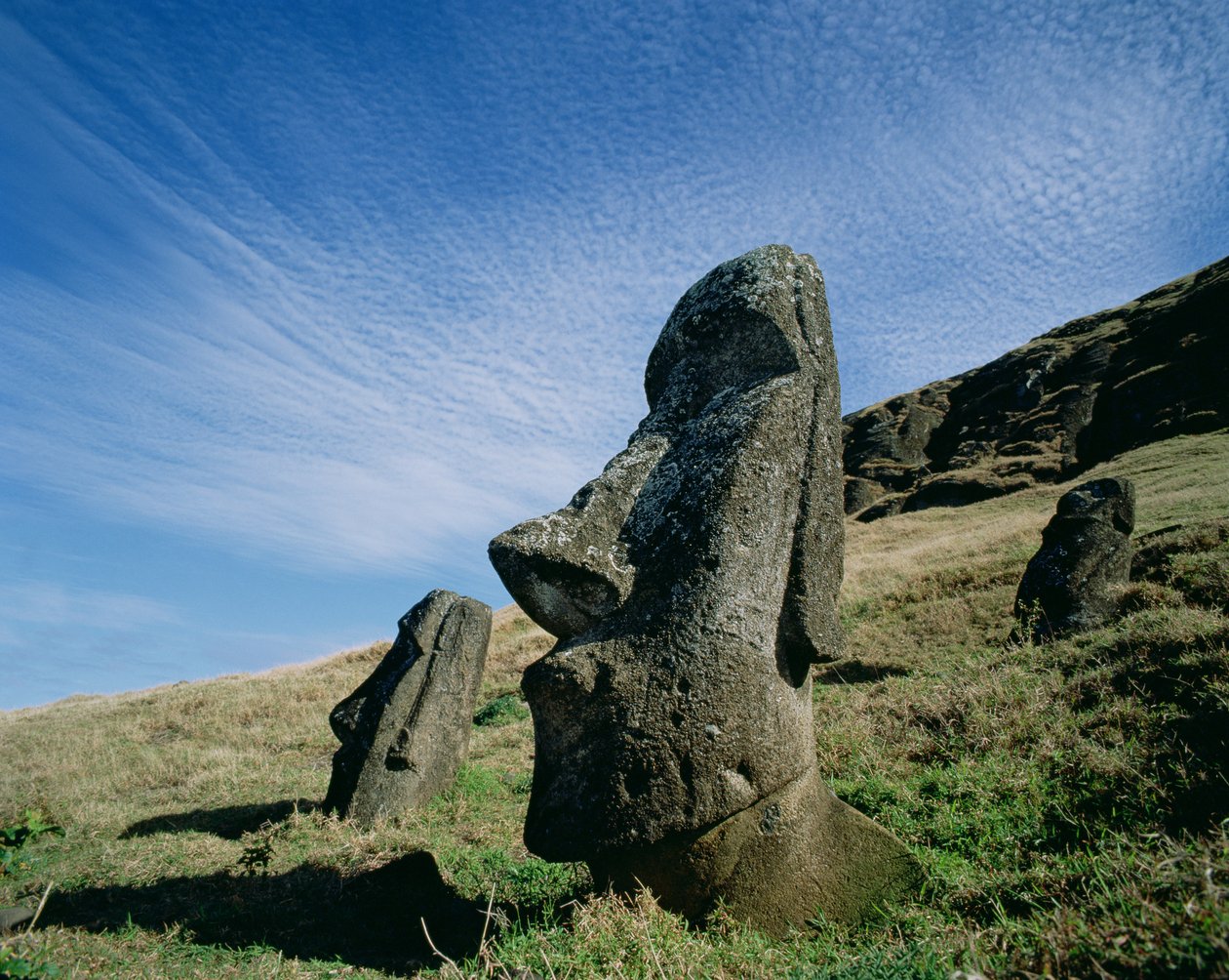 Estátuas monolíticas na pedreira de Rano Raraku, c.1000-1600 de Unbekannt Unbekannt