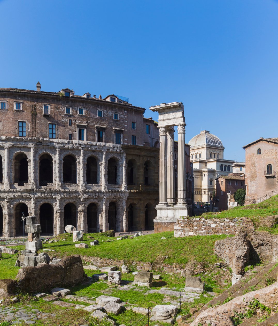 Roma, Itália. Teatro de Marcelo e Templo de Apolo. de Unbekannt Unbekannt