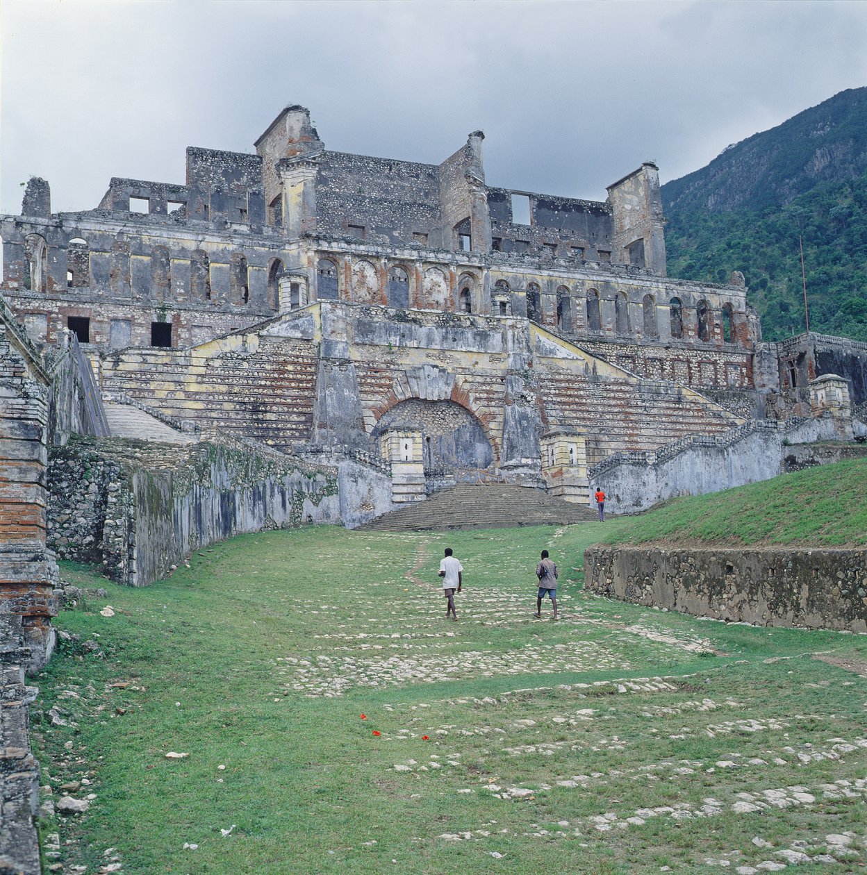 Palácio Sans-Souci, construído em 1810-13 de Unbekannt Unbekannt