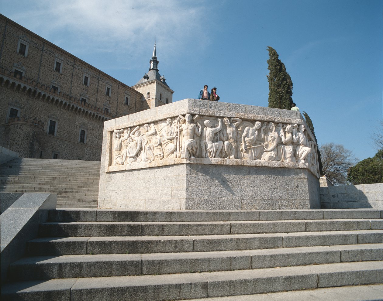 Passos do Alcazar com o Monumento à Vitória por Juan de Avalos (1911-2006) 1961 de Unbekannt Unbekannt