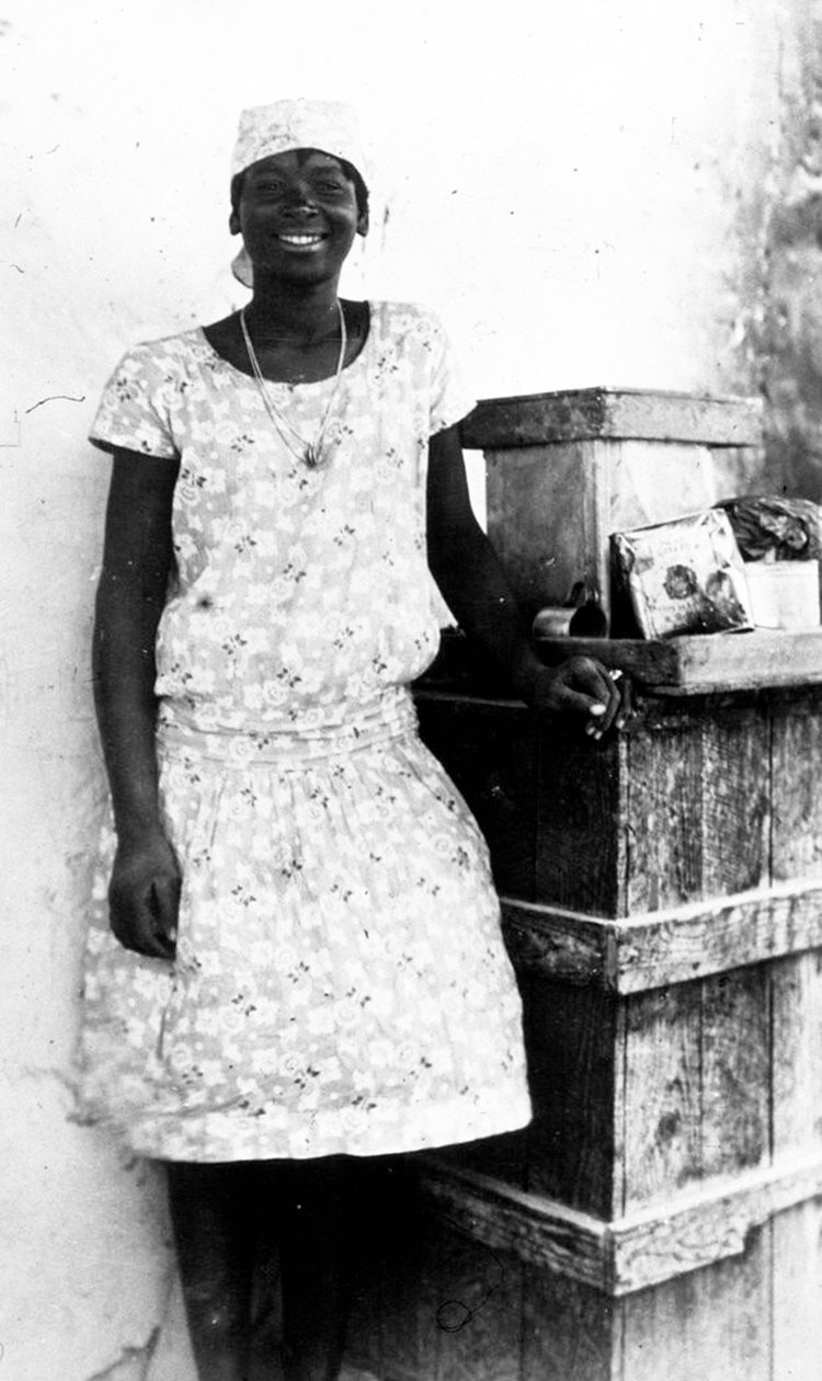 19322 HAITI Pequeno comerciante de Akassan fervido? mas base de Unbekannt
