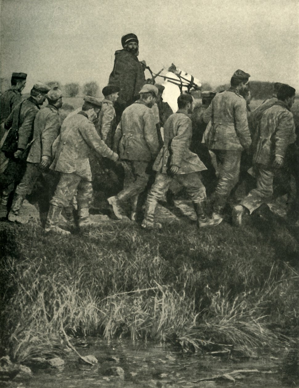 Um soldado norte-africano francês com prisioneiros ou guerra, Primeira Guerra Mundial, 1914, c1920. de Unbekannt