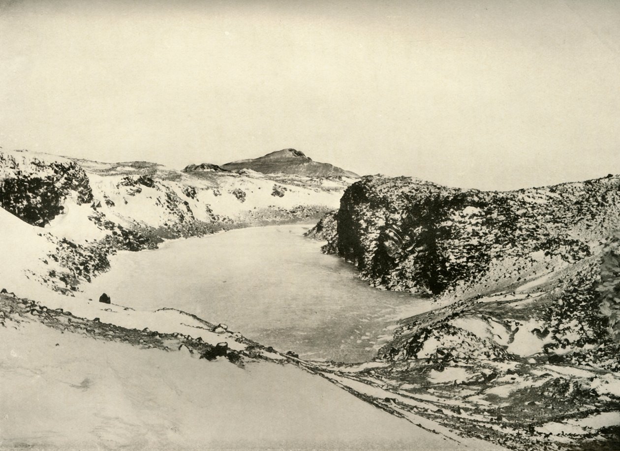 Um lago de água doce perto de Cape Barne, c1908, 1909. de Unbekannt