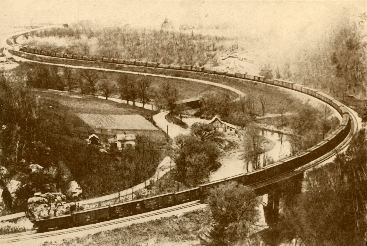 Um trem gigantesco de mercadorias de cinquenta e quatro vans puxadas por um motor, Chicago e North West Railway, 193 de Unbekannt