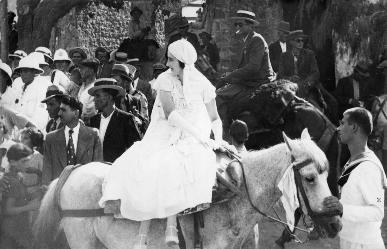Um casamento de marinheiros gregos, Pylos, Grécia, 1938 de Unbekannt