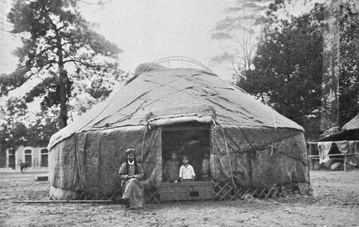 Uma habitação Kalmyk e seus habitantes, 1912 de Unbekannt