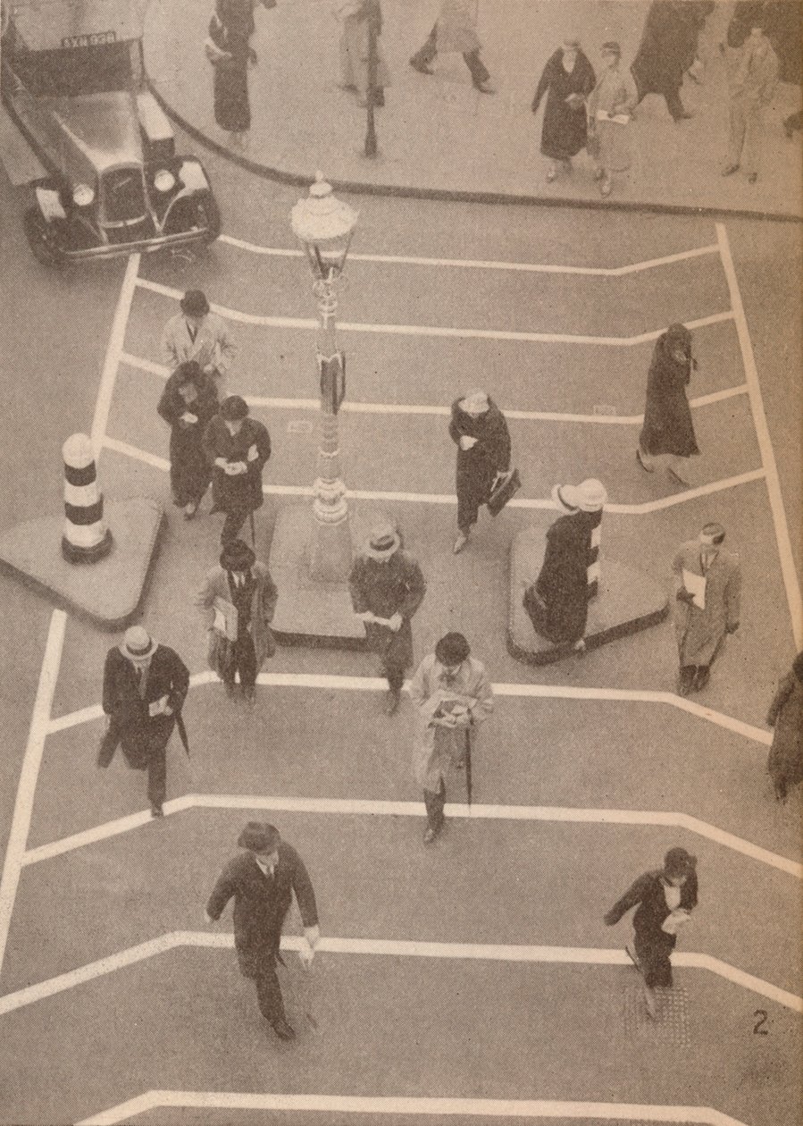 Uma pista de segurança em frente à Estação Charing Cross, c1934, 1935 de Unbekannt