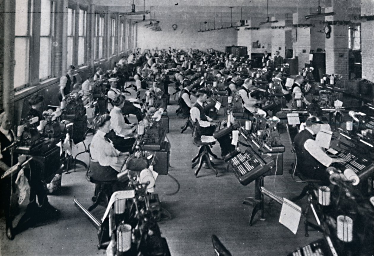 Uma visão da maior bateria de máquinas de composição do mundo, 1916 de Unbekannt