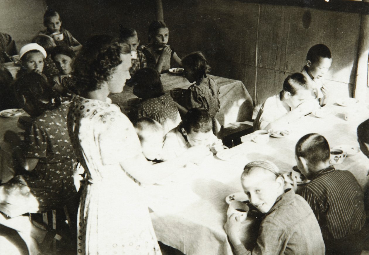 Cantina do acampamento dos Jovens Pioneiros, URSS, década de 1930 de Unbekannt