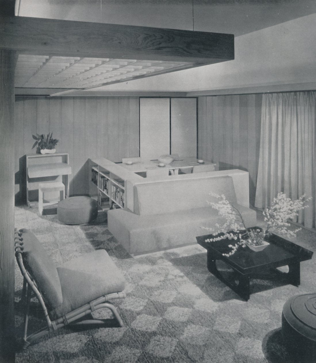 Uma combinação de sala de estar e jantar, 1942. de Unbekannt