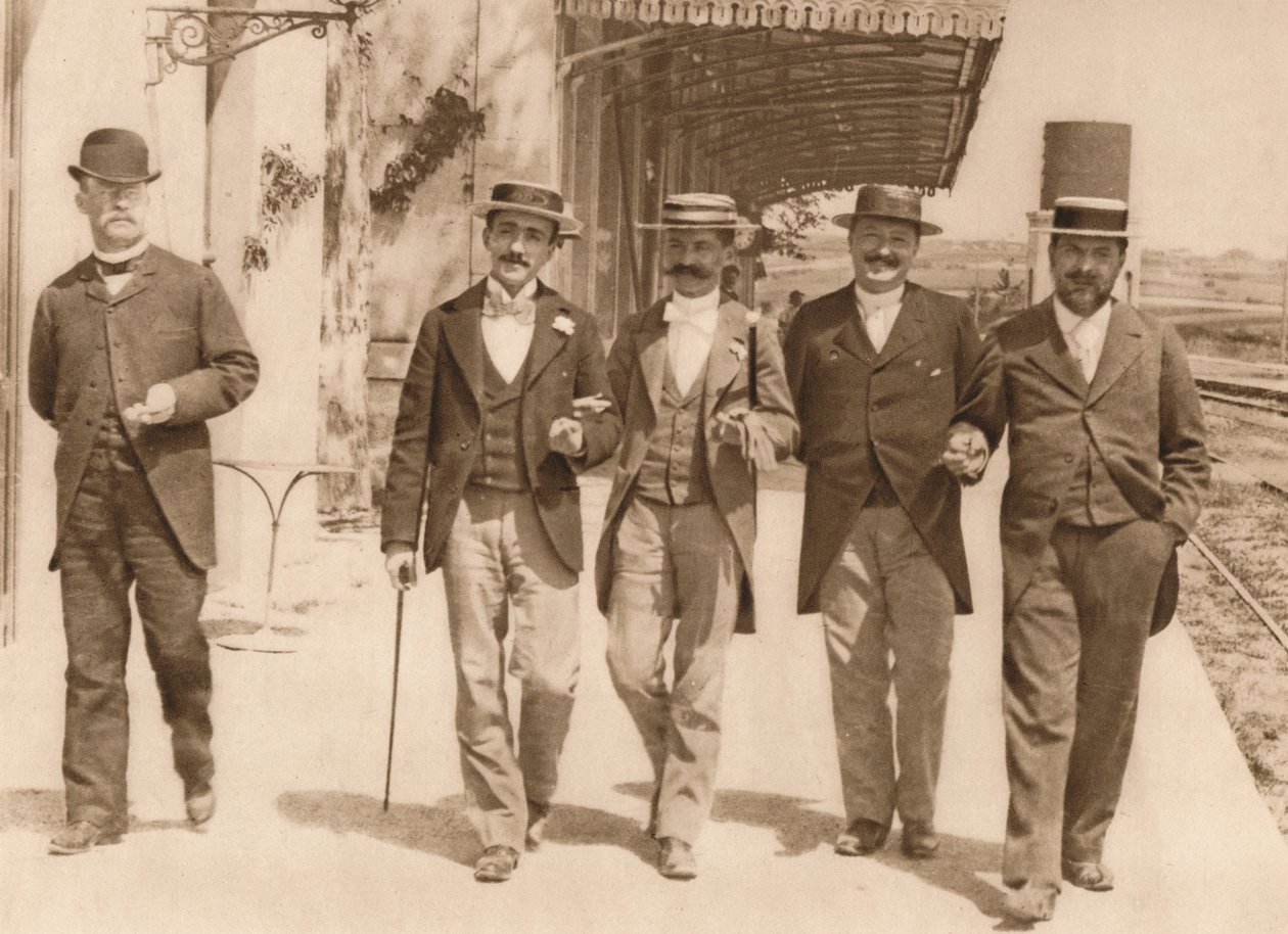 Um grupo de cavalheiros andando, 1937 de Unbekannt