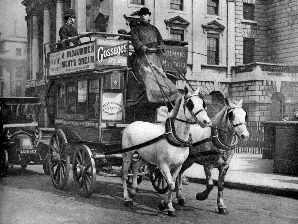 Um ônibus puxado a cavalo, Londres, 1926-1927 de Unbekannt