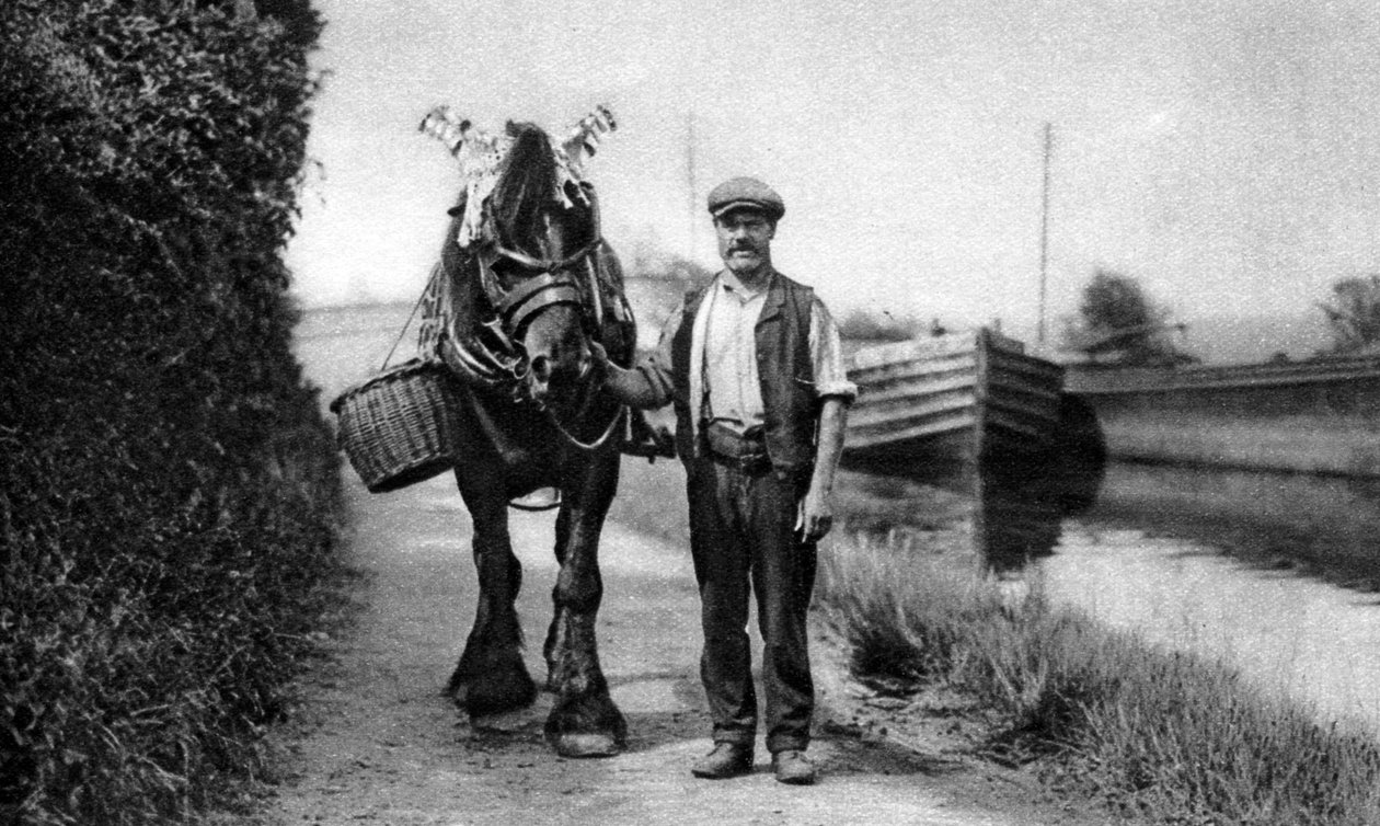 Um cavalo puxando uma barcaça de canal, 1926-1927 de Unbekannt