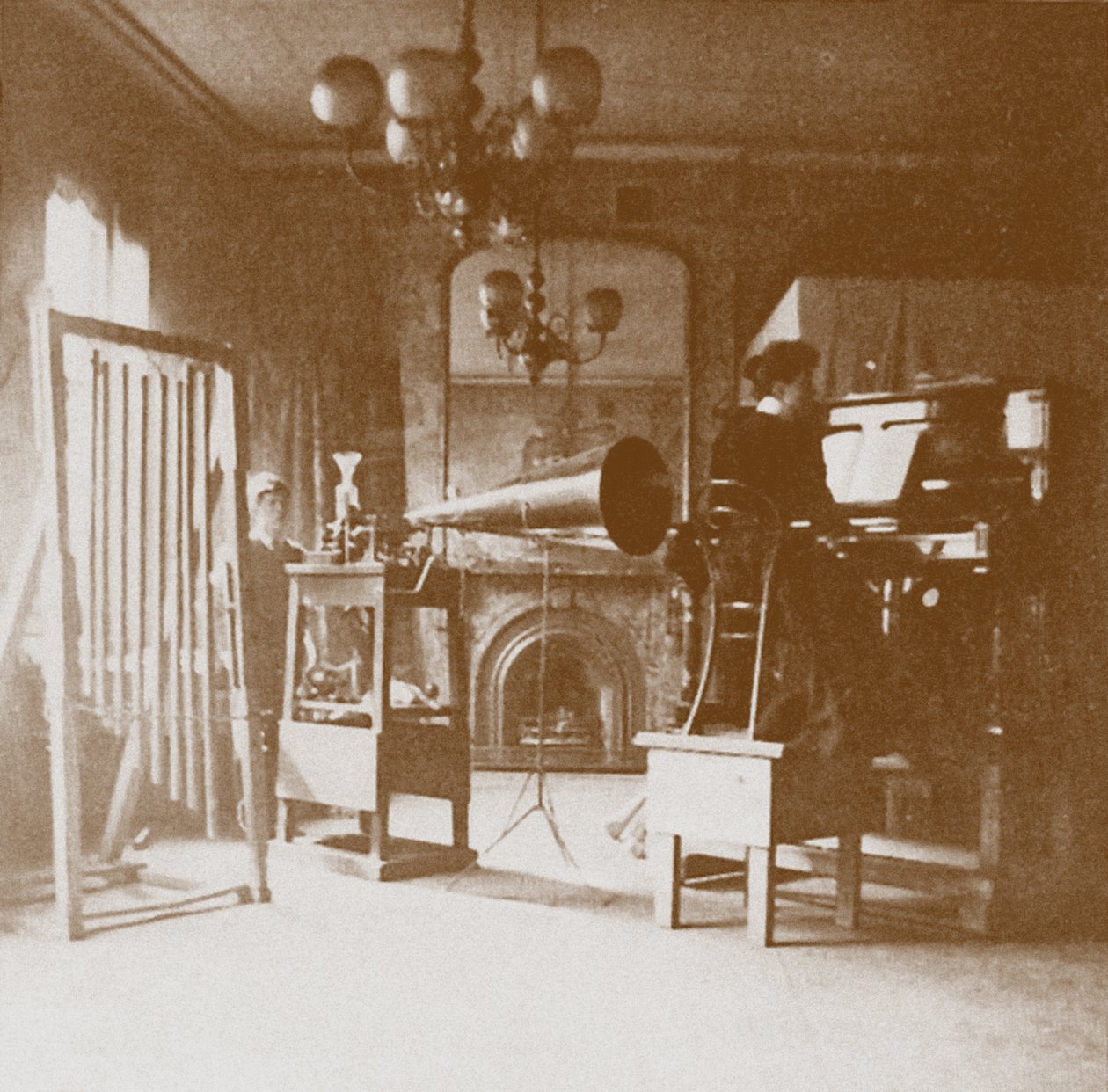 Uma pianista no primeiro estúdio Emil Berliner em Londres, Cockburn Hotel, 1898 de Unbekannt